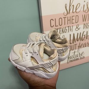 Infant Nike huaraches